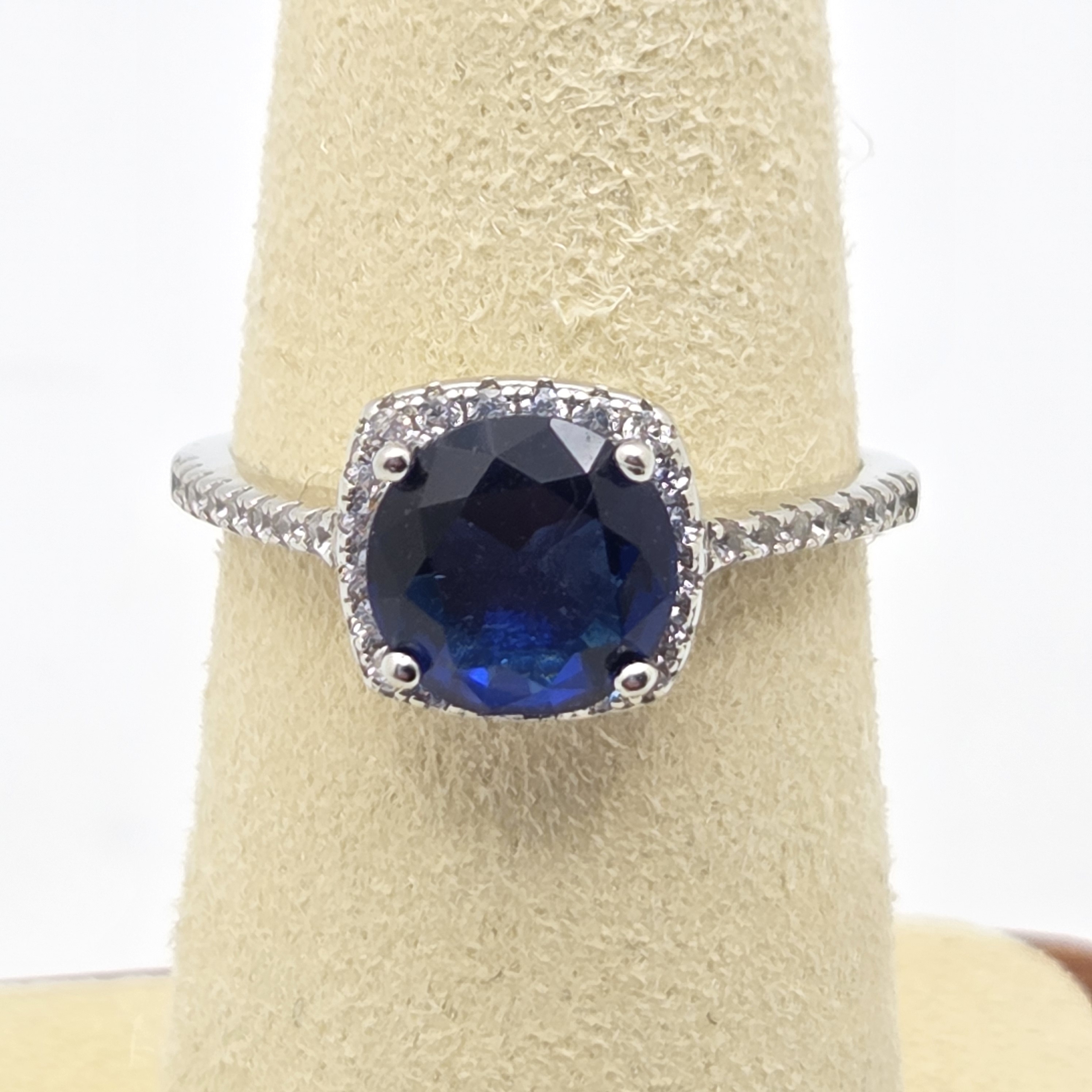 Nadri Sterling Silver Cushion Cut Sapphire Blue Halo Ring - Size 7 61$
